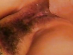 Owłosione lil idealna meka coaxes jego cum