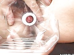 Piękny japoński babe pobiera nadziewane z wielu grube Wibratory